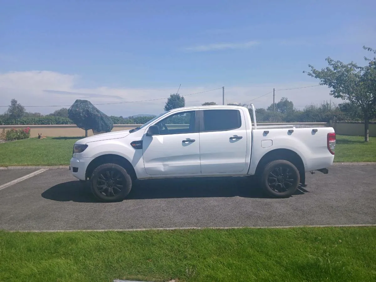 Ford ranger 2019 4x4 sold with 12months doe - Image 3