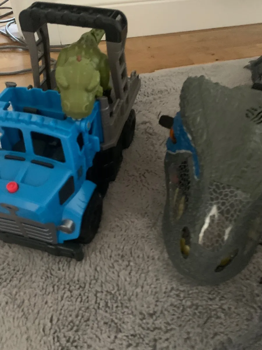 Jurassic world toys - Image 1