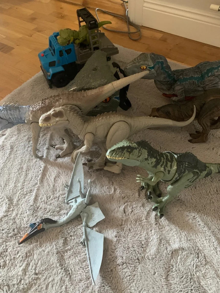 Jurassic world toys - Image 3
