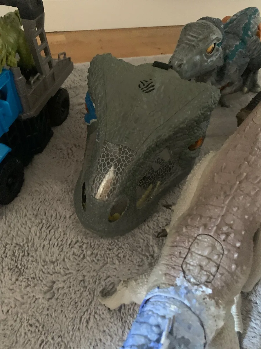 Jurassic world toys - Image 4