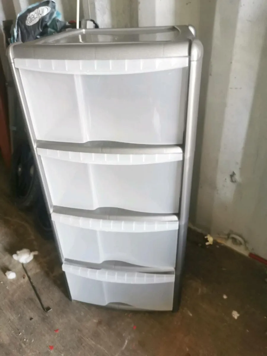 plastic storage unit FREE to take away