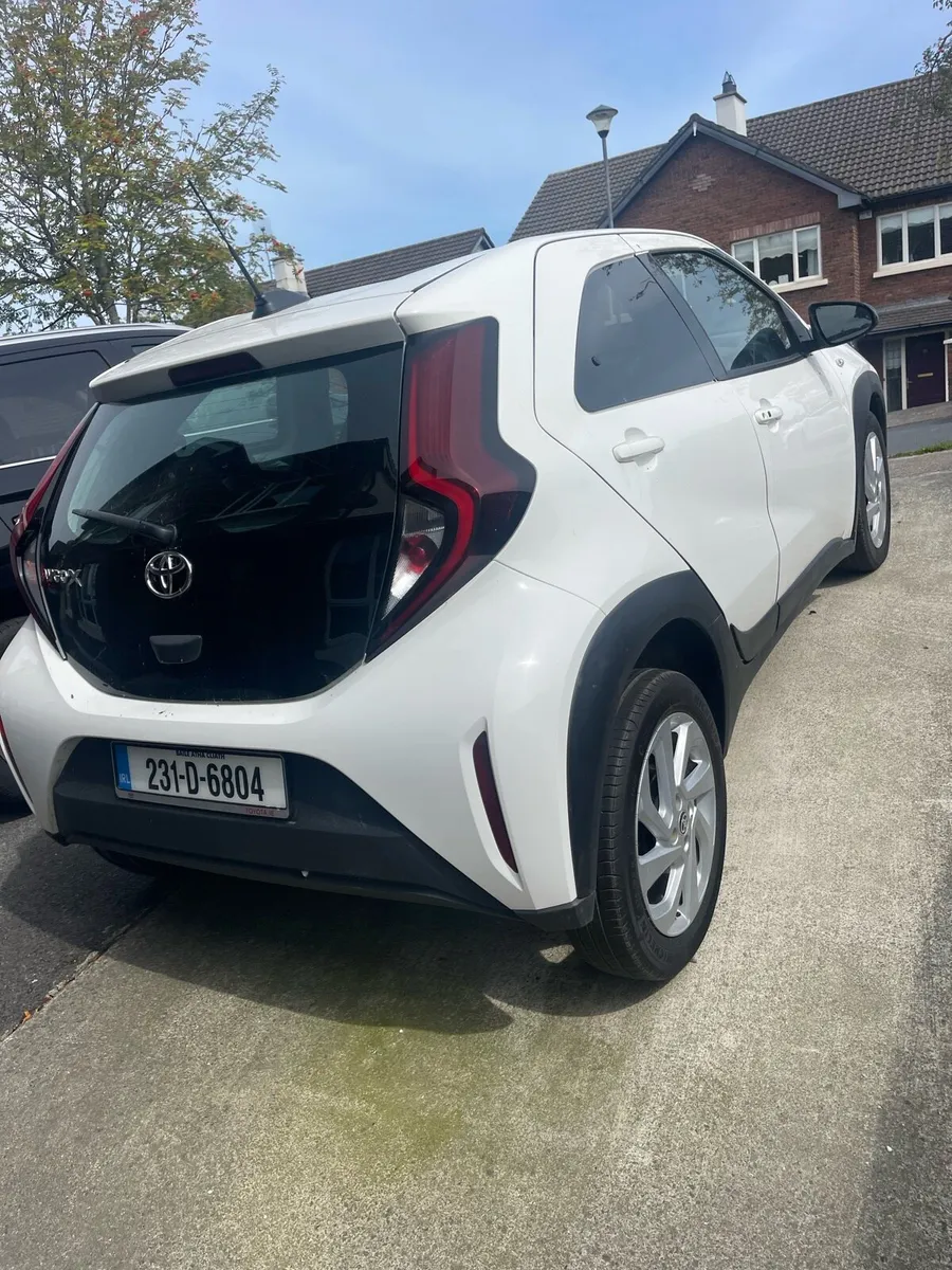 Car - Image 2