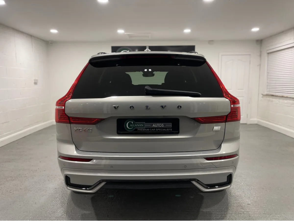 Volvo XC60 R-DESIGN T6 RCHARG A RECHARGE AWD 350BH - Image 3