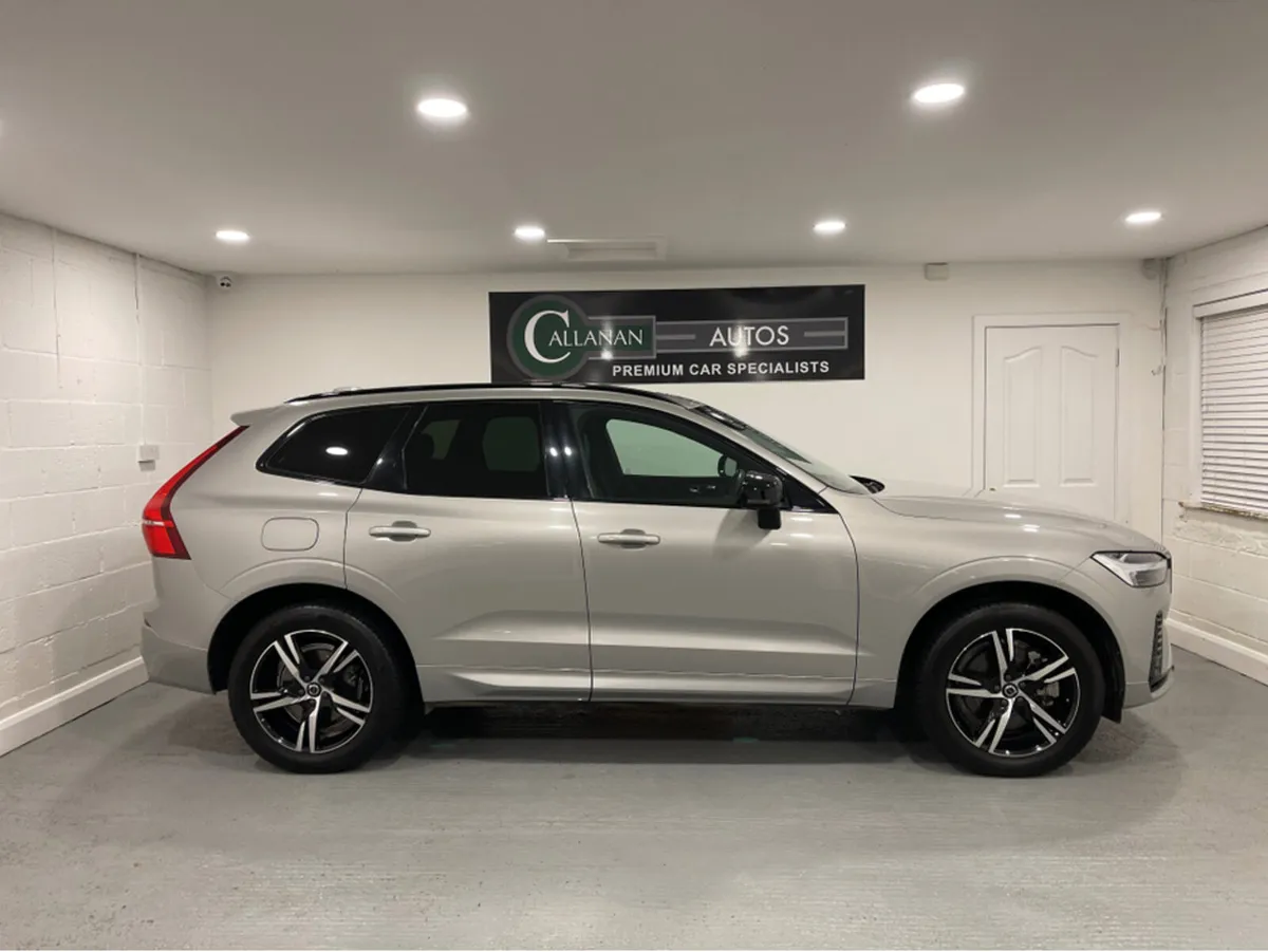 Volvo XC60 R-DESIGN T6 RCHARG A RECHARGE AWD 350BH - Image 4
