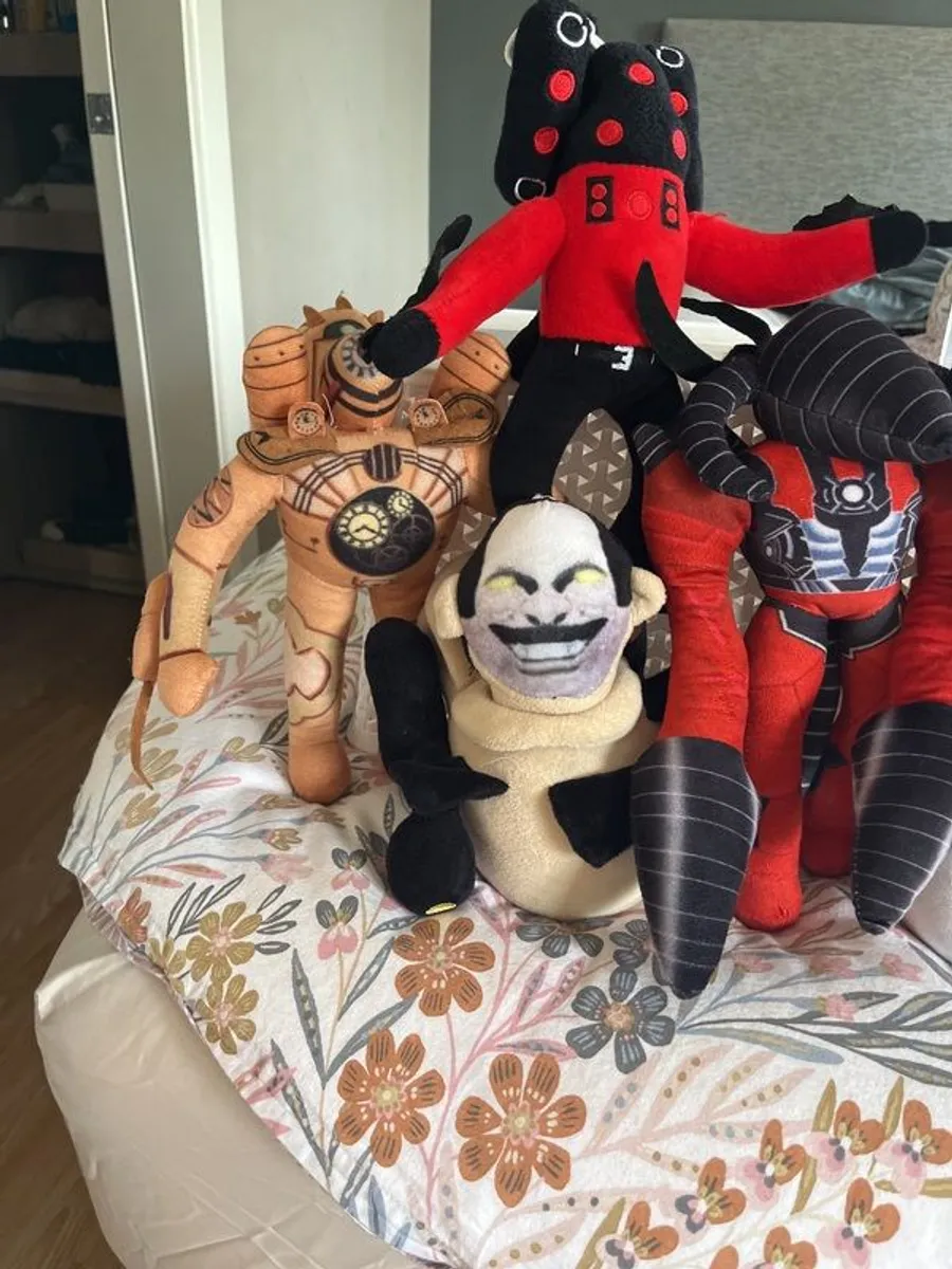 Skibidi toilet and enemies plushies - Image 1
