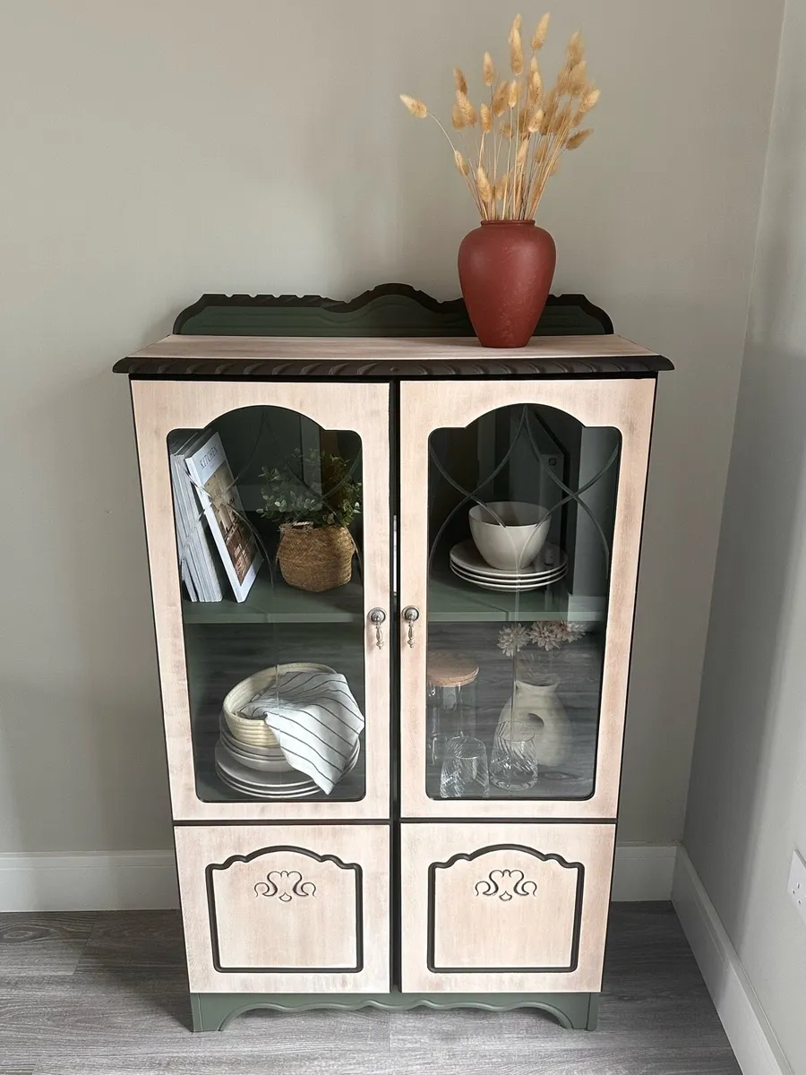 Glass door cabinet H127cm W76cm D30cm - Image 1