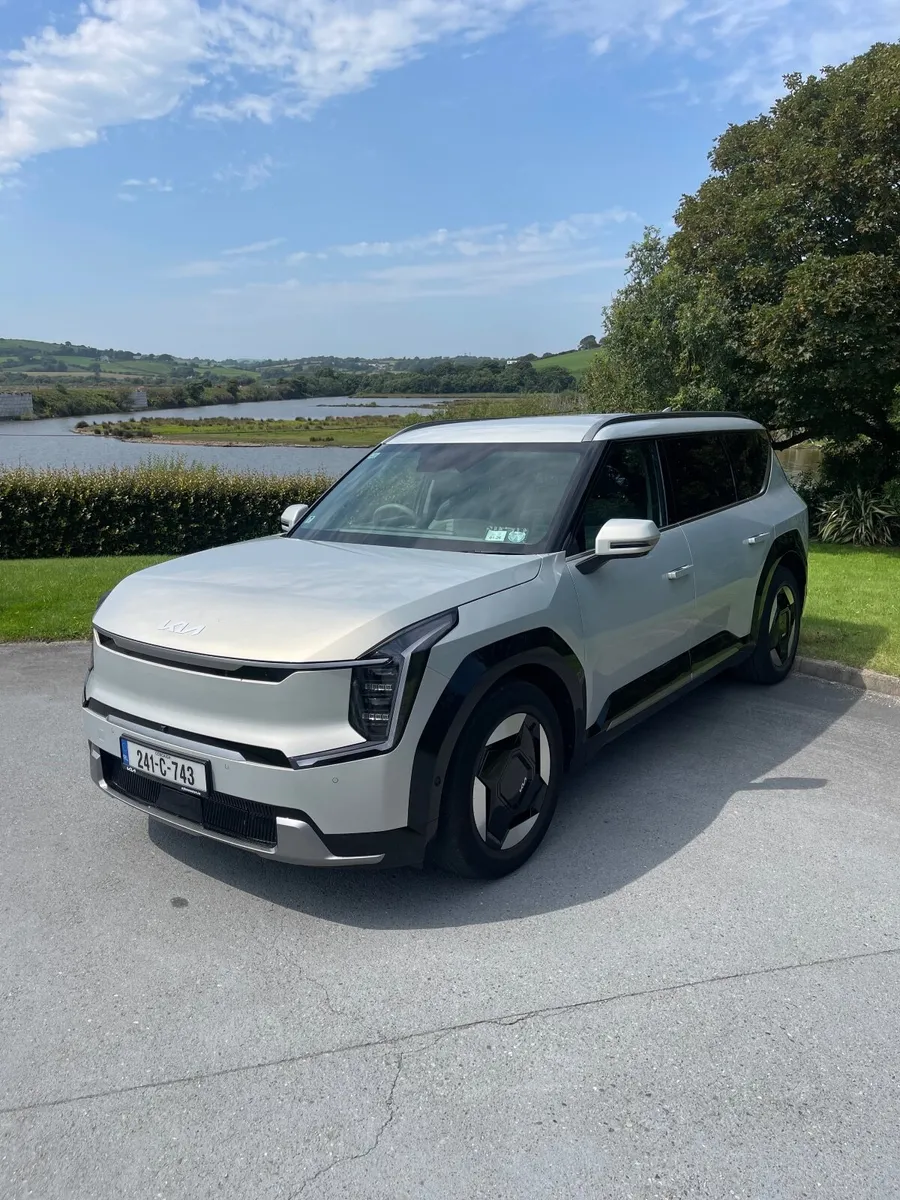 KIA EV9 EARTH RWD 7 SEATER - IVORY SILVER - Image 1