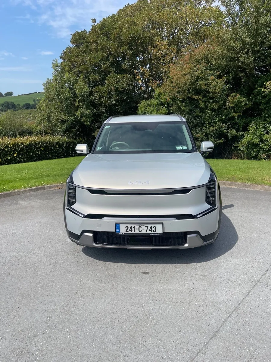 KIA EV9 EARTH RWD 7 SEATER - IVORY SILVER - Image 2