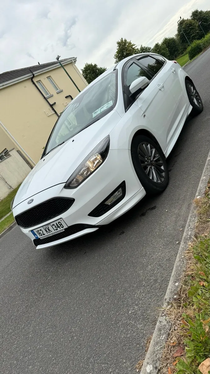 2016 Ford Focus St Line 1.5 diesel 120 bhp - Image 3