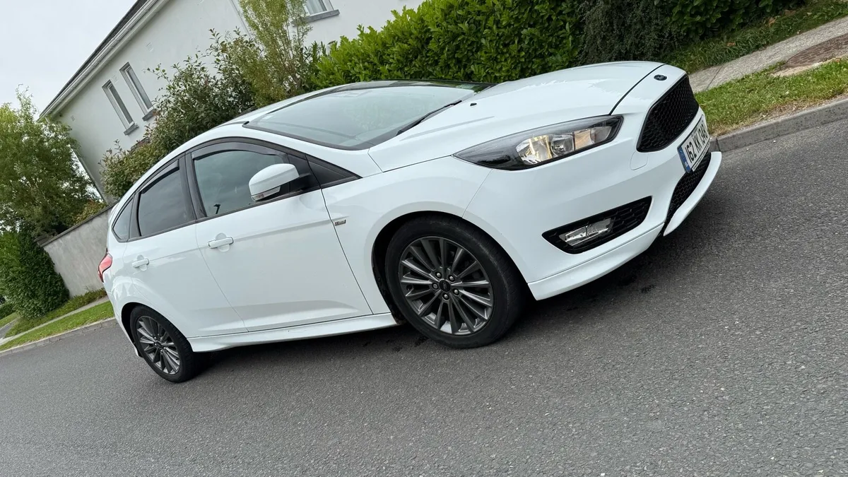 2016 Ford Focus St Line 1.5 diesel 120 bhp - Image 4