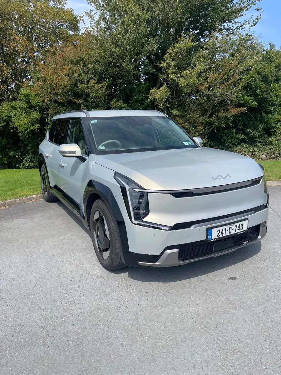 KIA EV9 EARTH RWD 7 SEATER - IVORY SILVER - Image 3