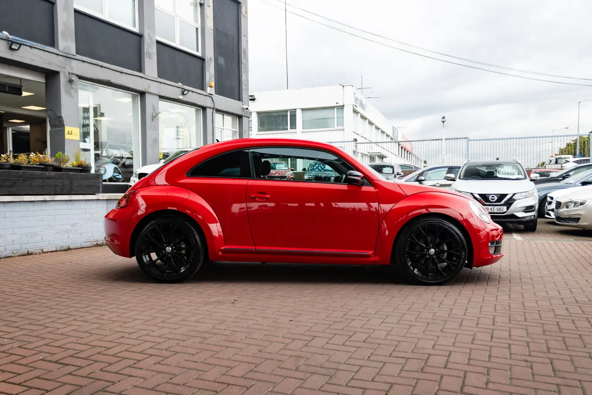 Volkswagen Beetle 2015 - Image 2