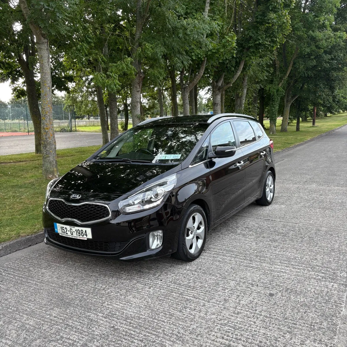 KIA CARENS 7 SEATER NCT 08/27 - Image 1