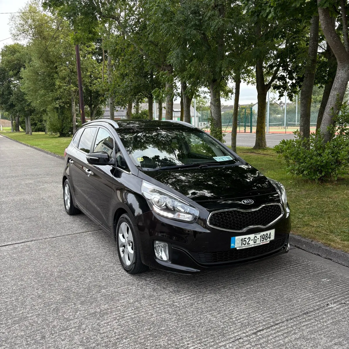 KIA CARENS 7 SEATER NCT 08/27 - Image 2