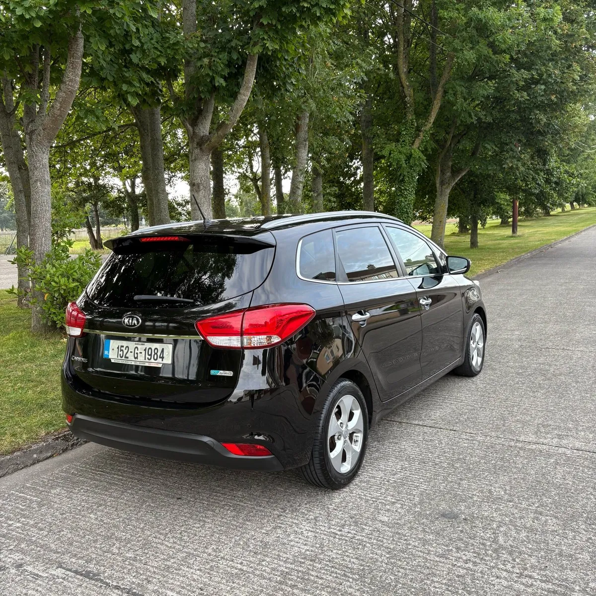 KIA CARENS 7 SEATER NCT 08/27 - Image 4