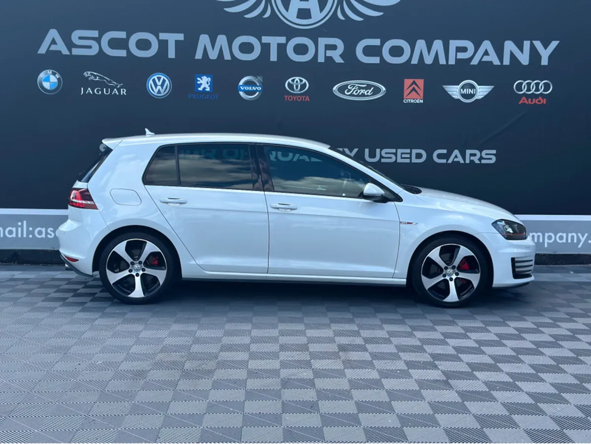 Volkswagen Golf GTI - Image 2