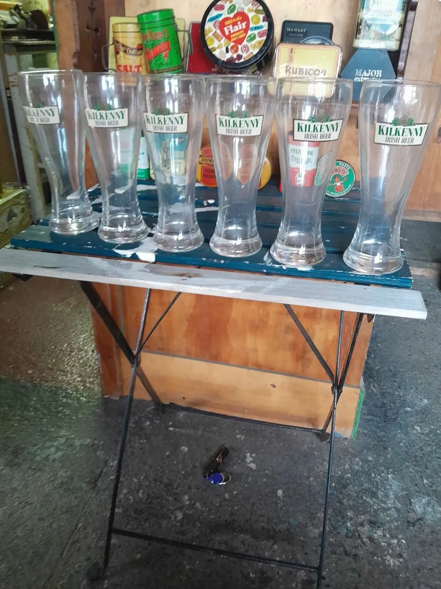 Six  kilkenny  irish beer  pint glasses - Image 4