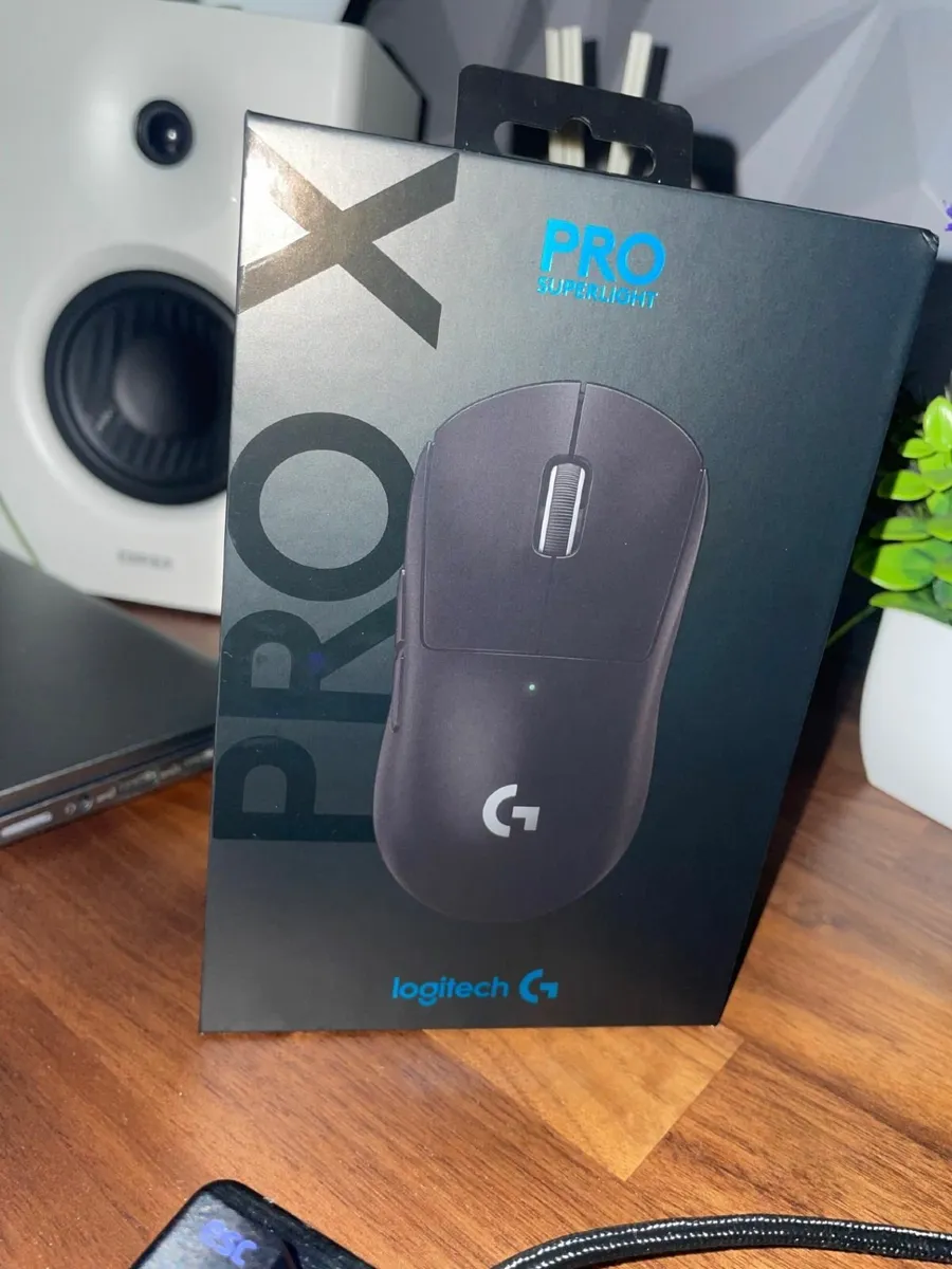 Logitech G PRO X SUPERLIGHT - Image 1
