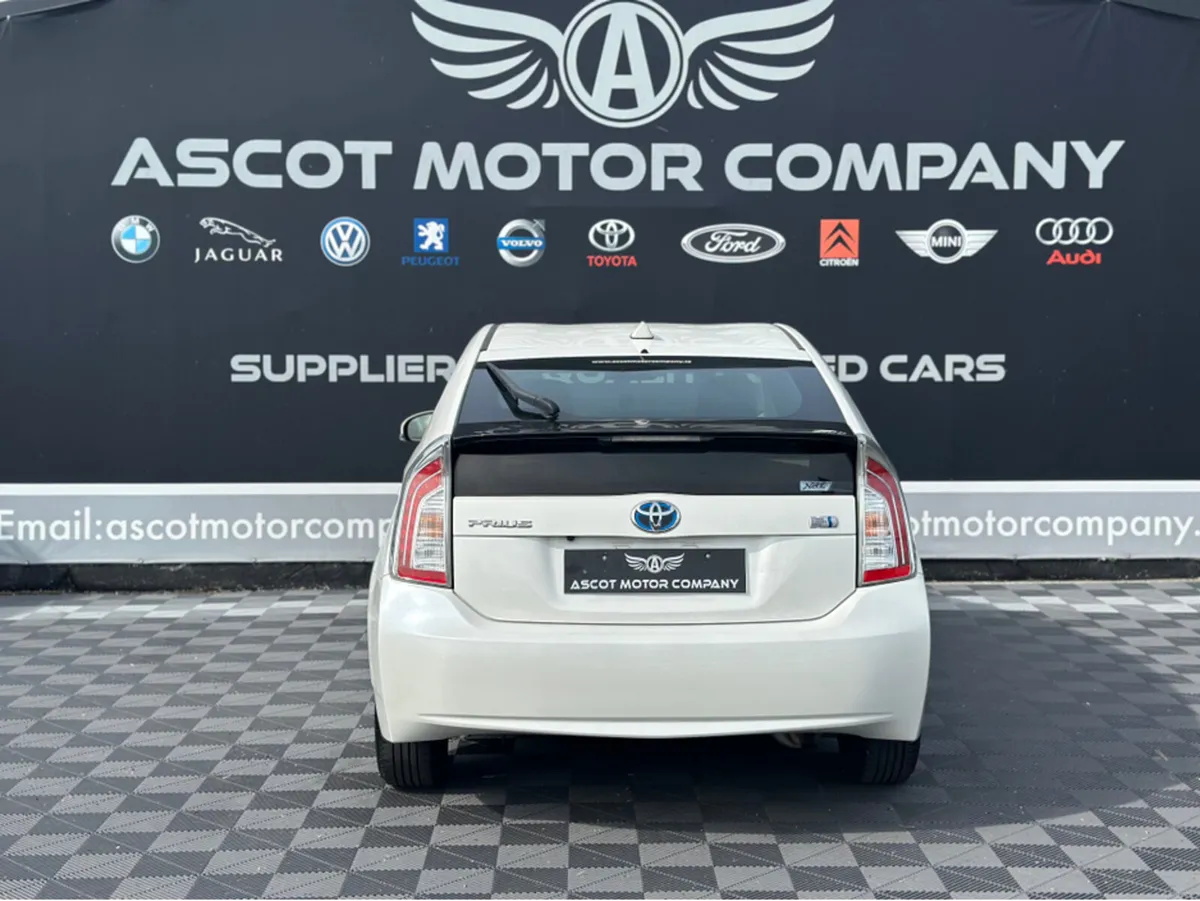 Toyota Prius Automatic - Image 2