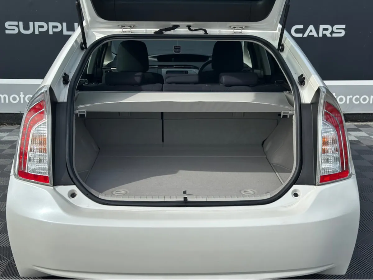 Toyota Prius Automatic - Image 4