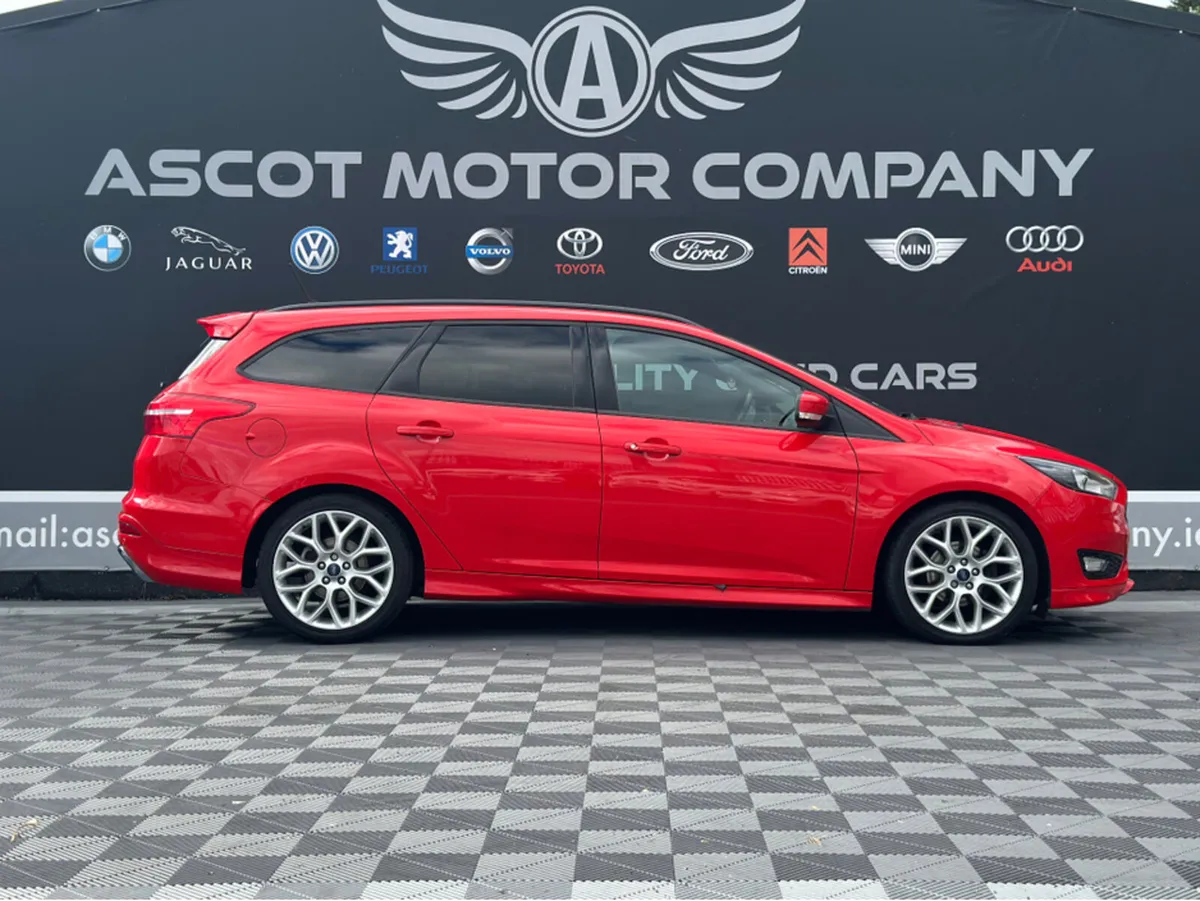 Ford Focus 1.5 TDCI ST-LINE 120PS 5 5DR AUTO - Image 4