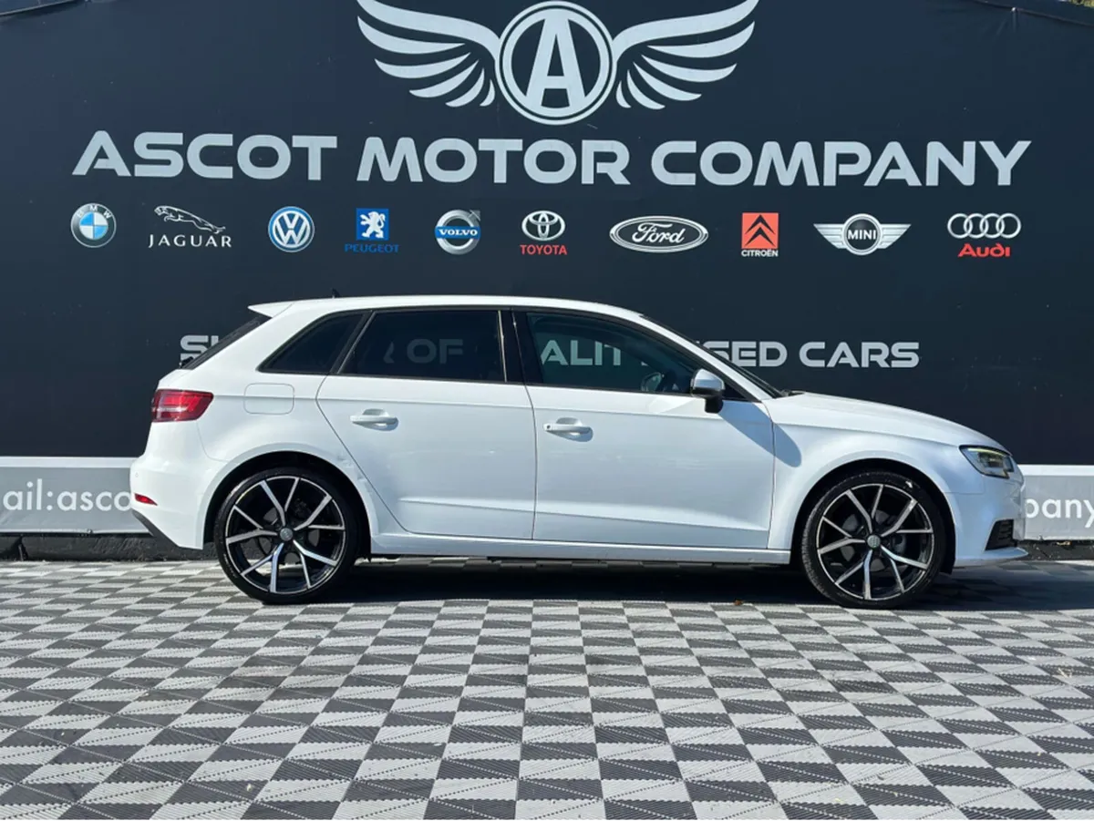 Audi A3 1.6 TDI SE TECHNIK 110PS 5DR AUTO - Image 2