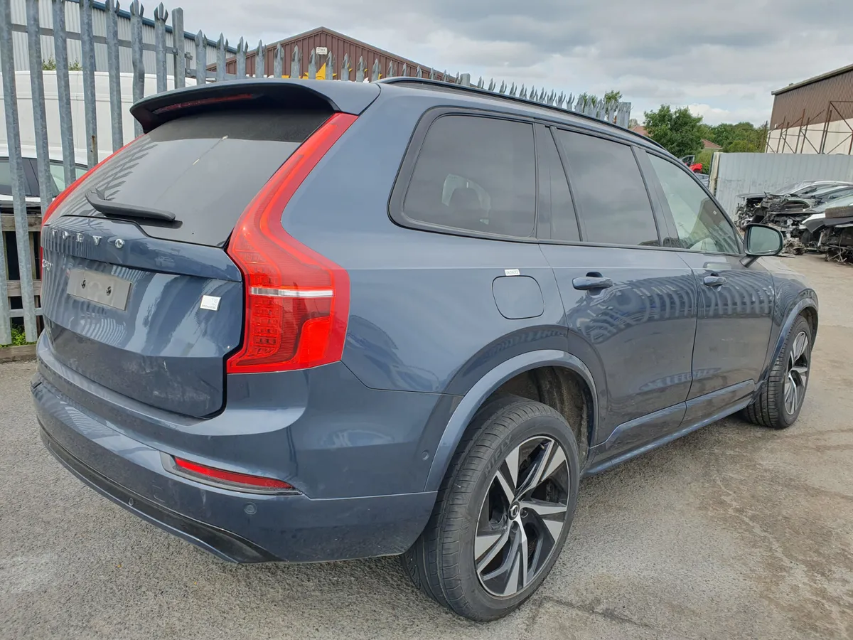 23 VOLVO XC90  2.0 HYBRID FOR BREAKING - Image 4