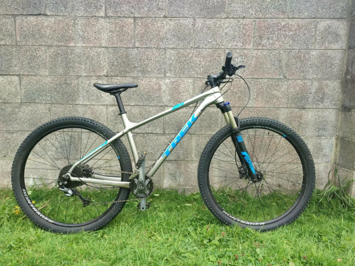 Trek x caliber 7 mountain bike - Image 1