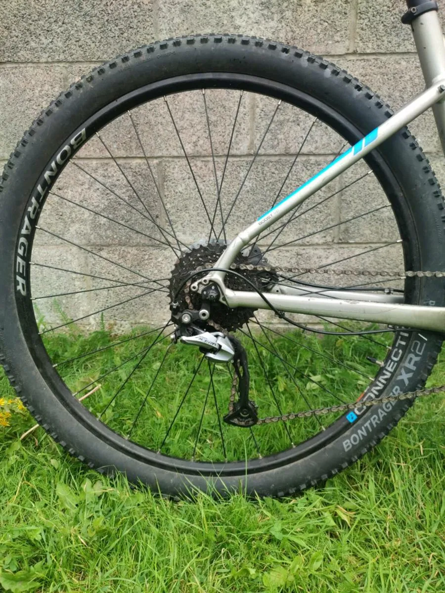 Trek x caliber 7 mountain bike - Image 3