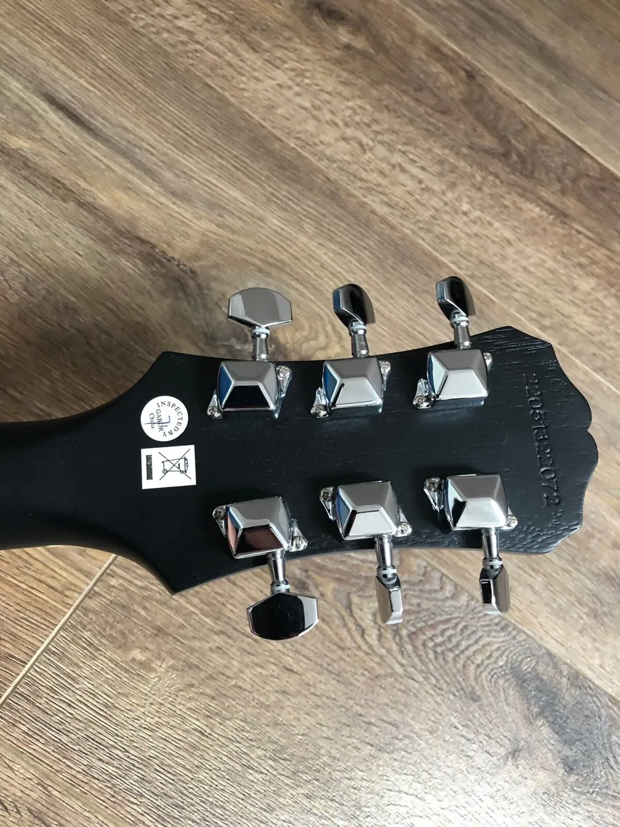Electric Guitar - Image 4