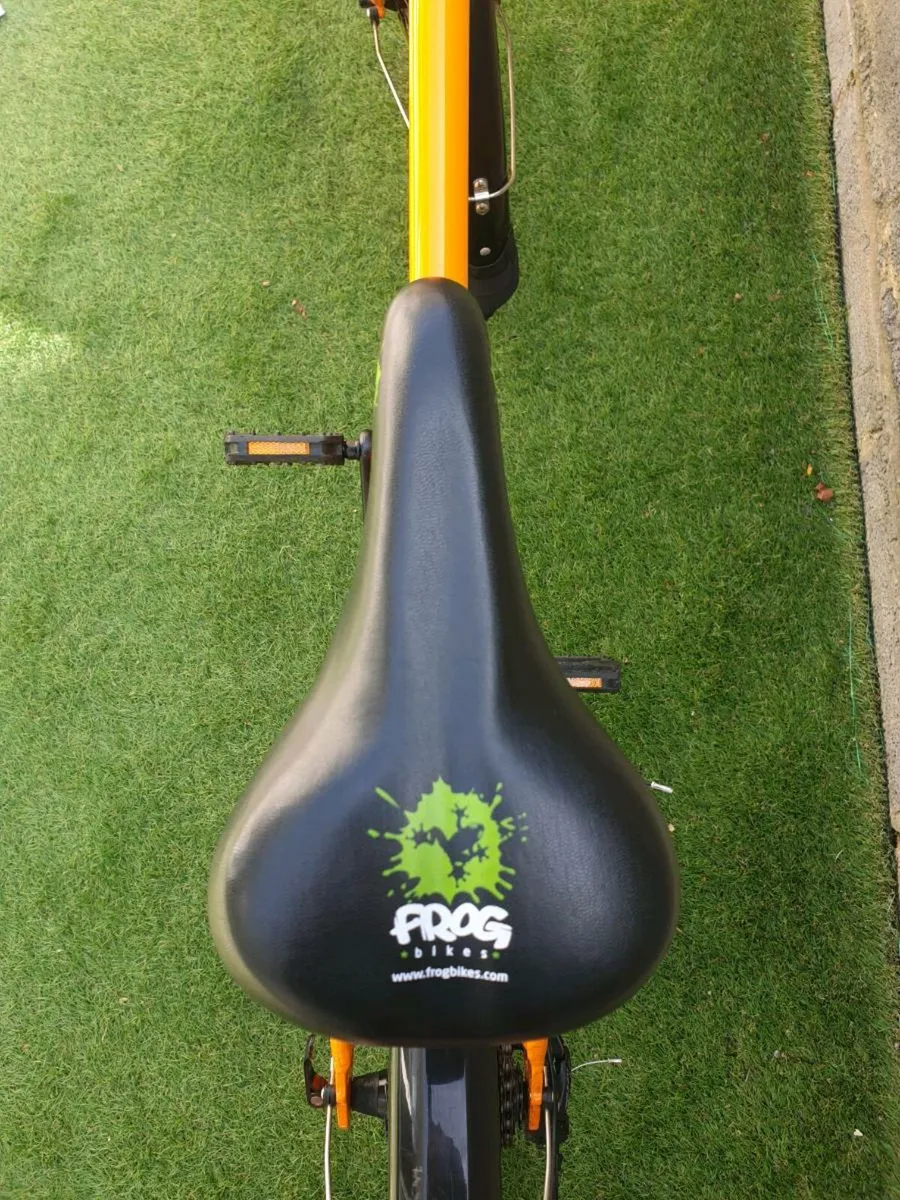 Frog 69, 26-inch Kids Hybrid Bike in Orange - Image 2