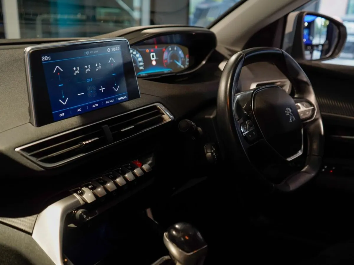 2018 Peugeot 3008 Active 1.6 Blue HDI Manual - Image 3
