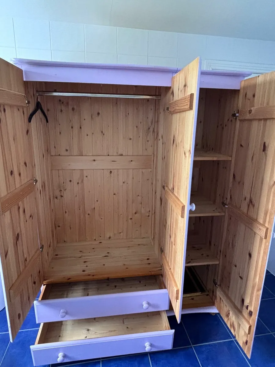 Wardrobe - Image 3