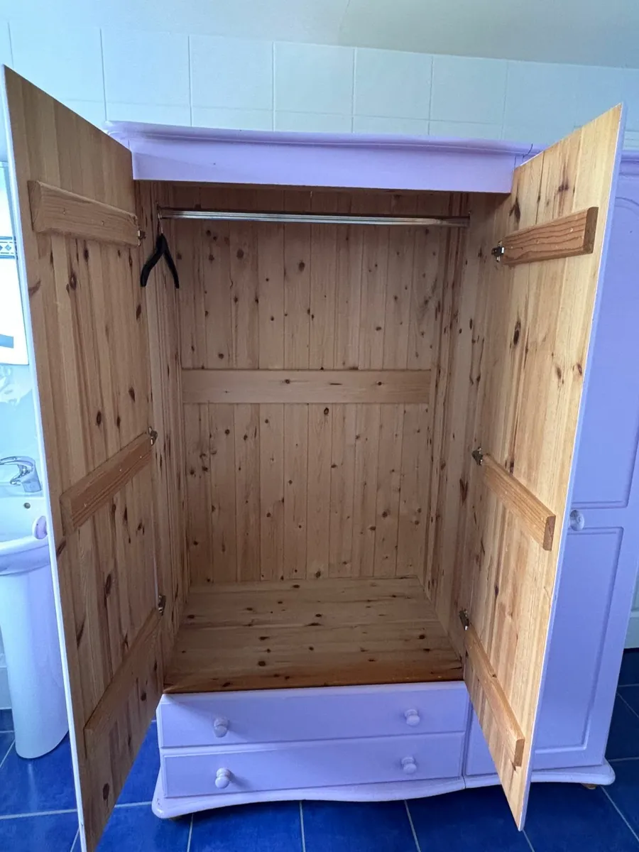 Wardrobe - Image 4
