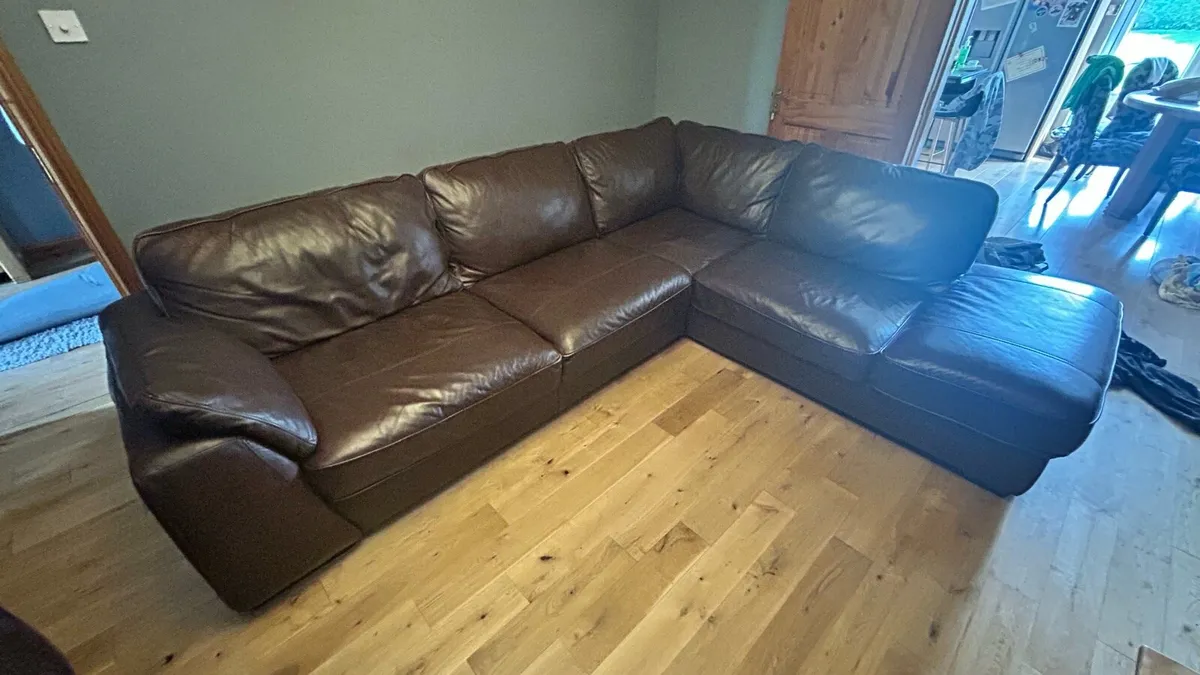 Leather corner sofa & large swivel chair - Image 4