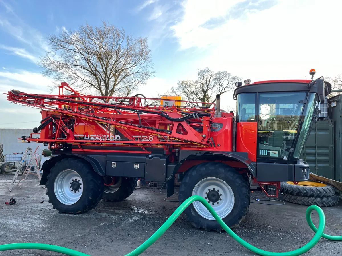 Sands/Sam Horizon 5500 Self Propelled Sprayer - Image 1