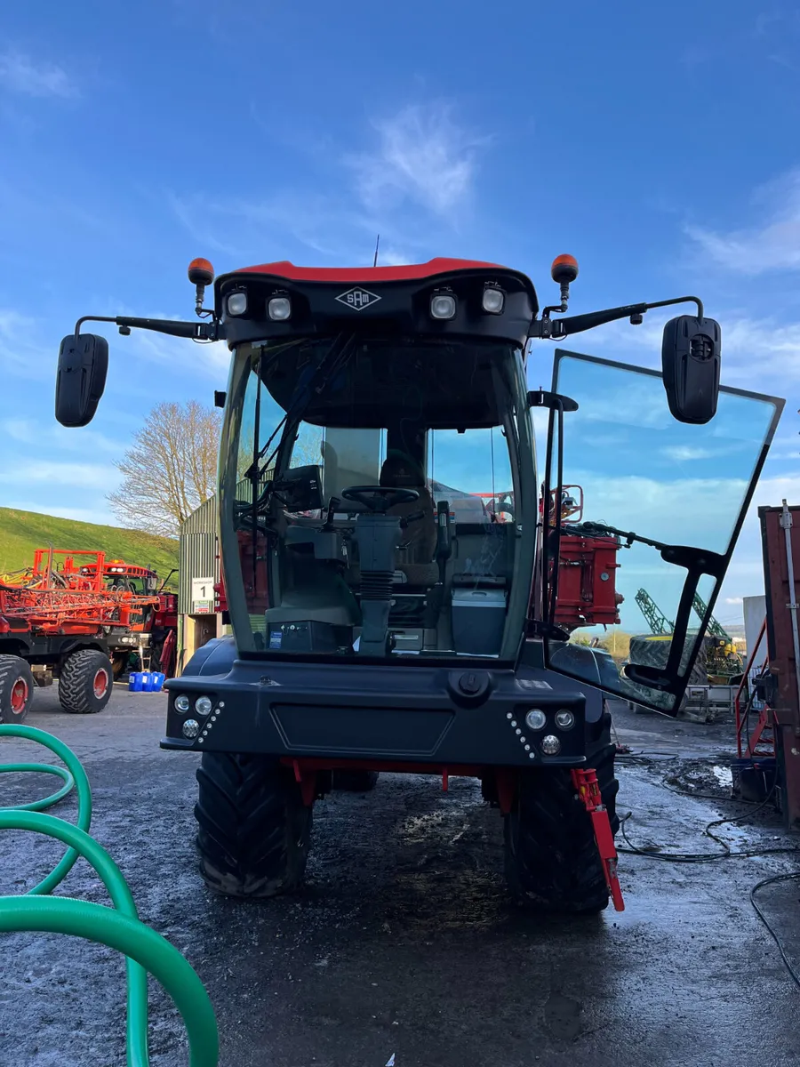 Sands/Sam Horizon 5500 Self Propelled Sprayer - Image 2