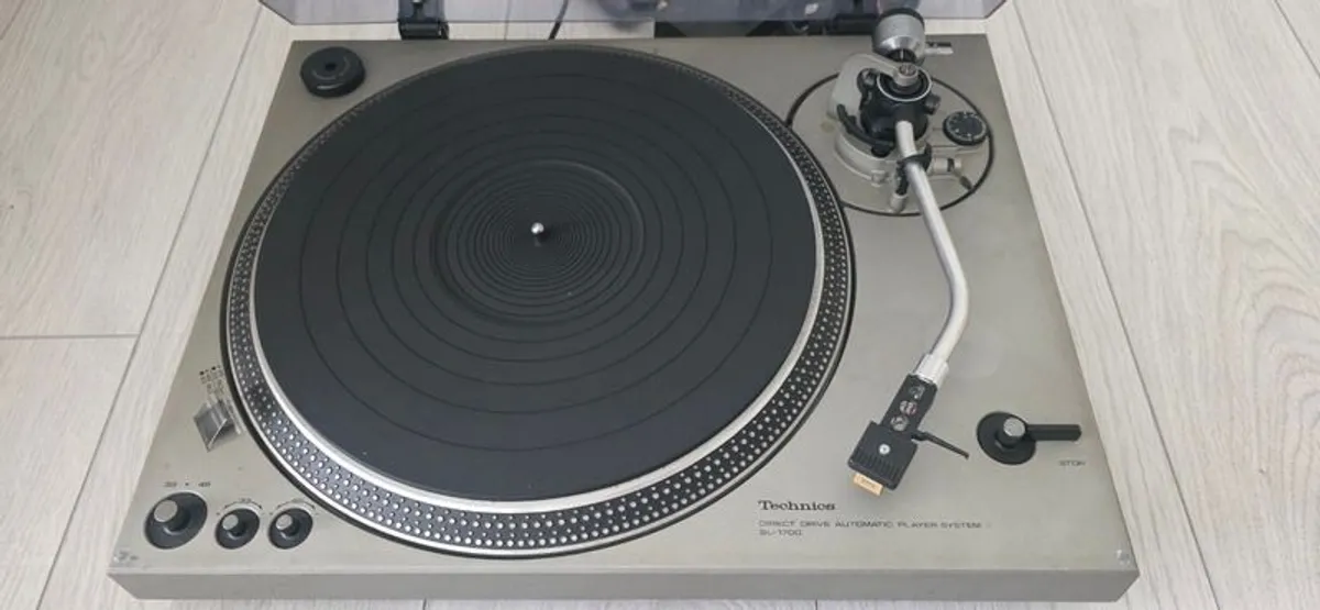Technics SL 1700 Direct Drive Turntable - Image 1