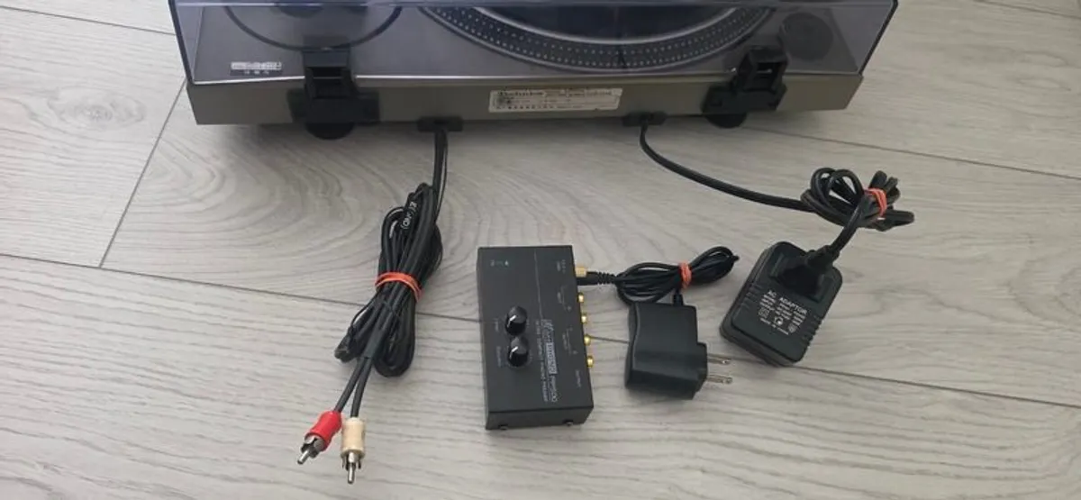 Technics SL 1700 Direct Drive Turntable - Image 4