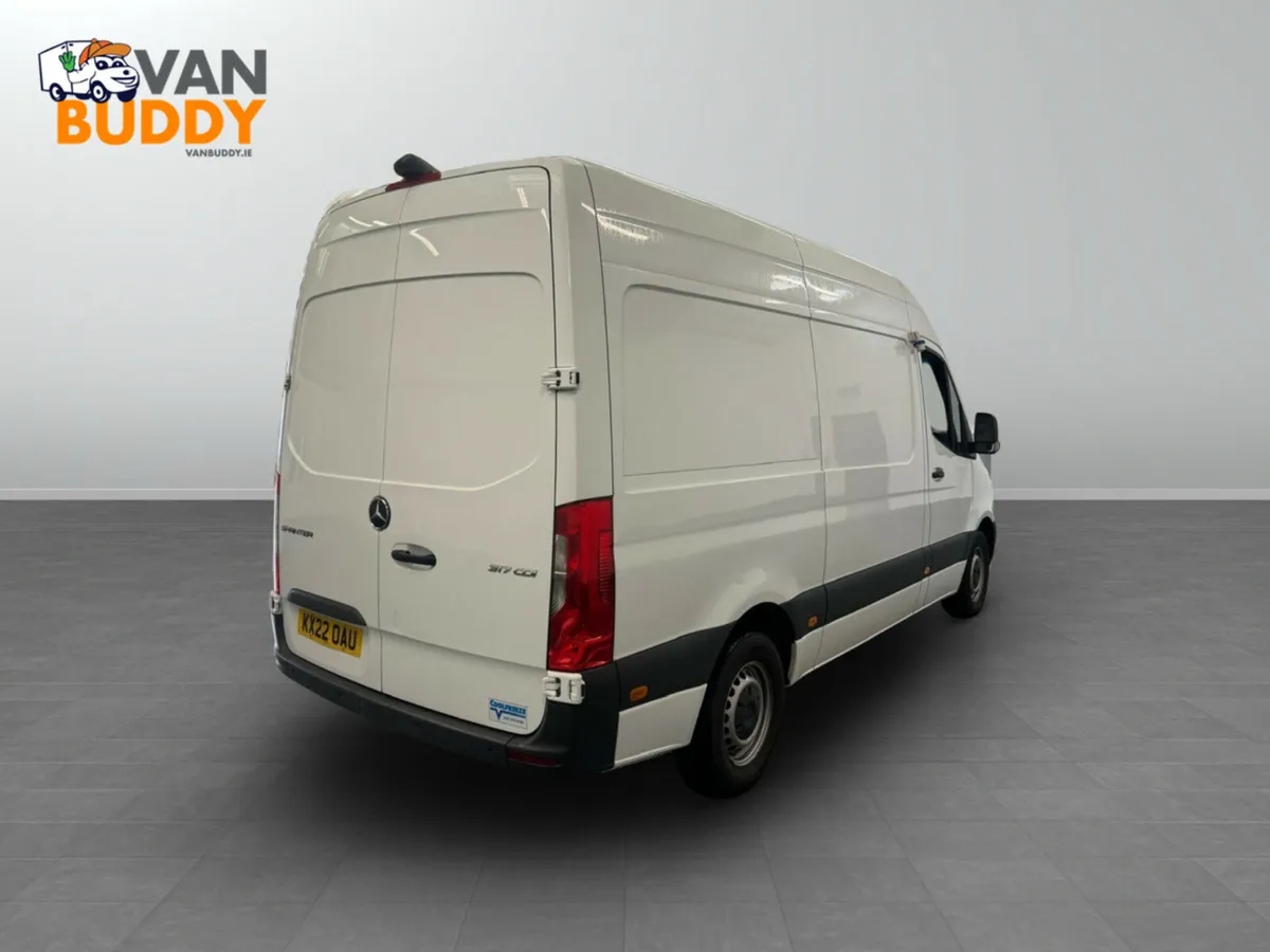 Mercedes-Benz Sprinter 2.0 317 CDI Progressive RWD - Image 3