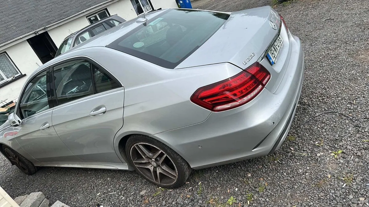 Mercedes - Image 2