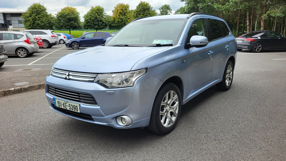 Mitsubishi Outlander PHEV PLUG IN HYBRID - Image 3
