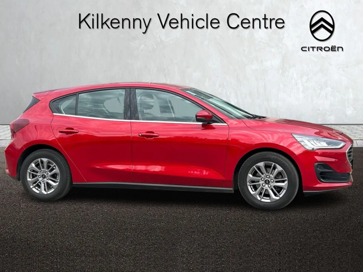 Ford Focus TITANIUM 1.0T 125 M6 4DR - Image 3