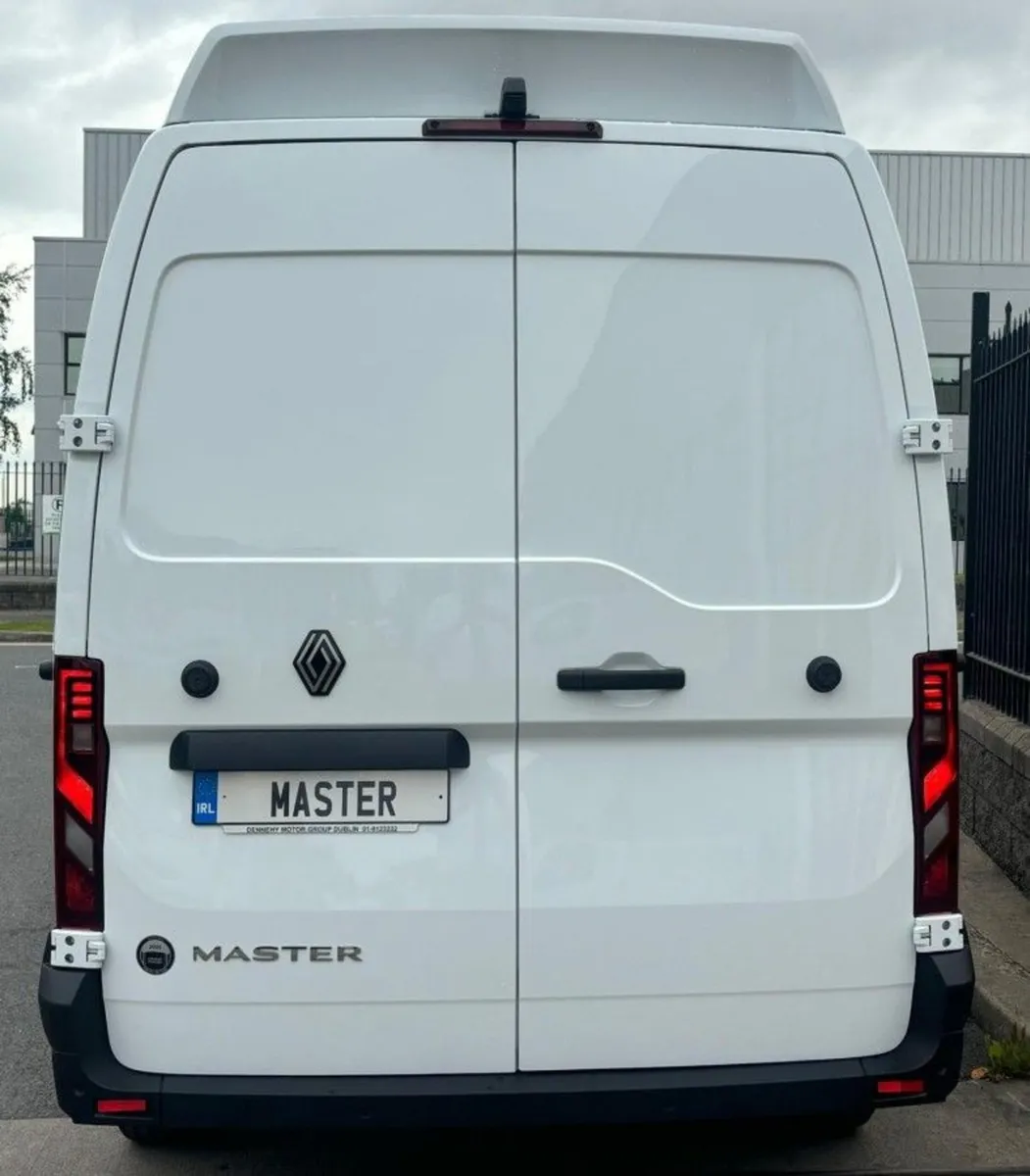Renault Master L3h3 High Roof Master Start 130hp - Image 4