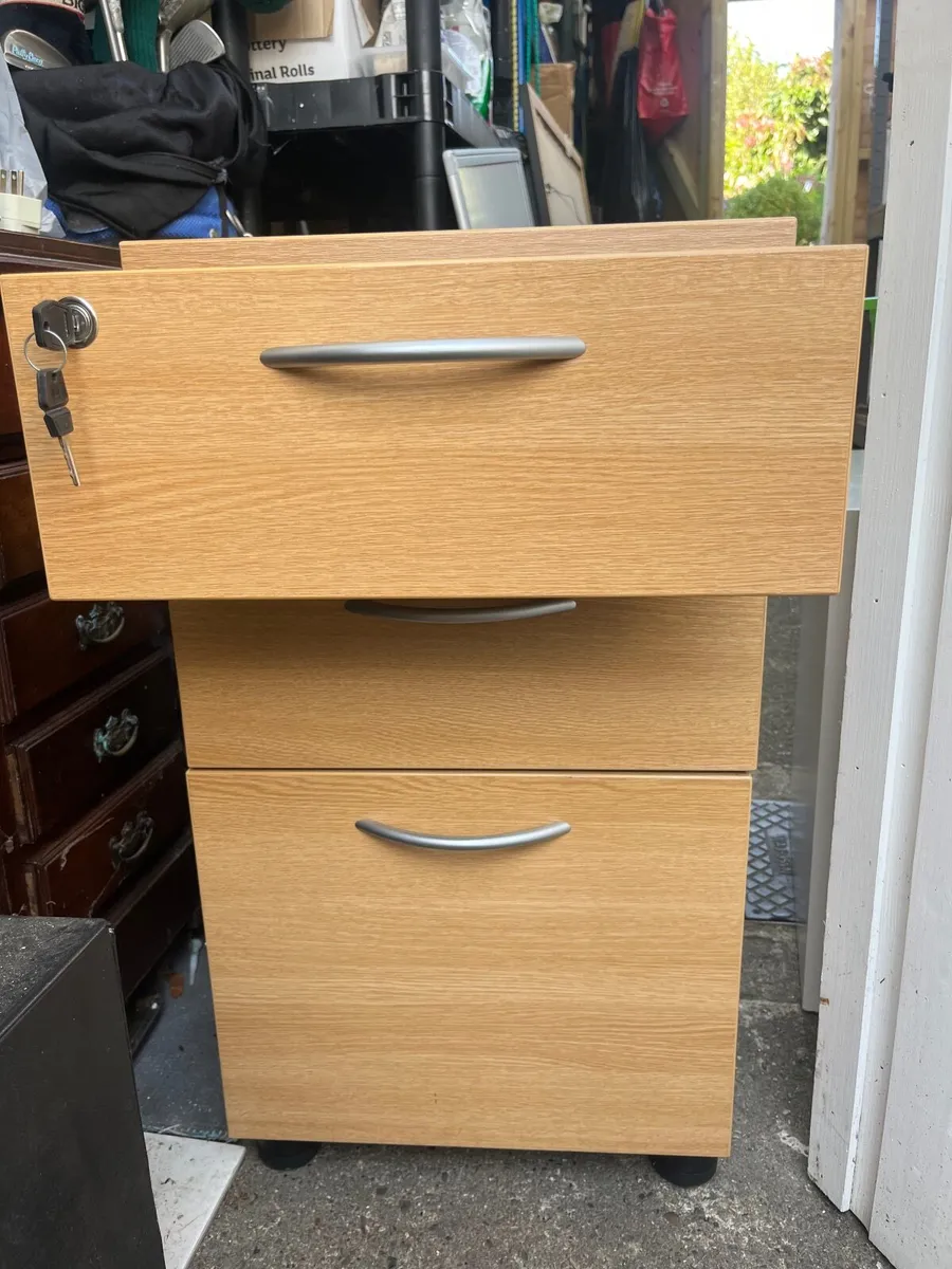 Filing cabinet - Image 1