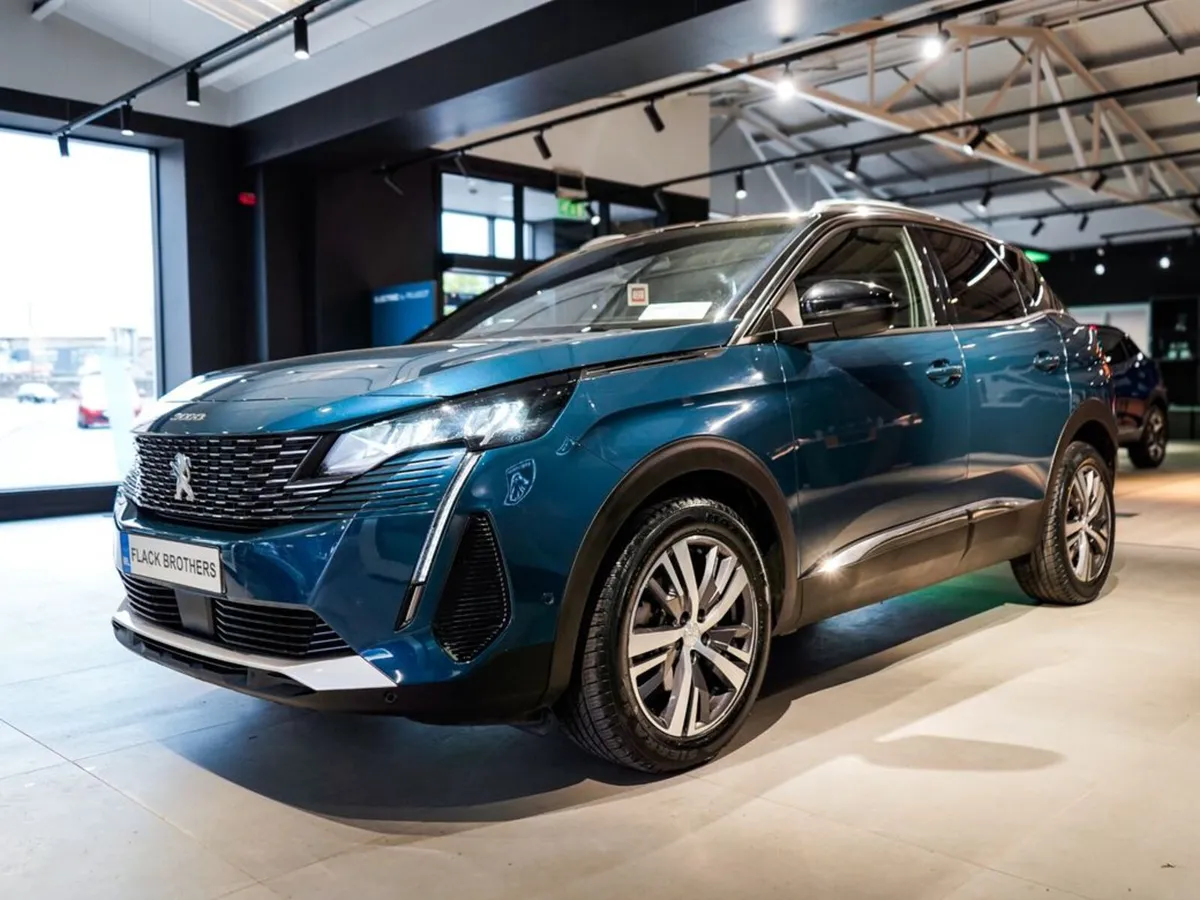 2023 Peugeot 3008 FL Allure 1.5 HDI Automatic - Image 4