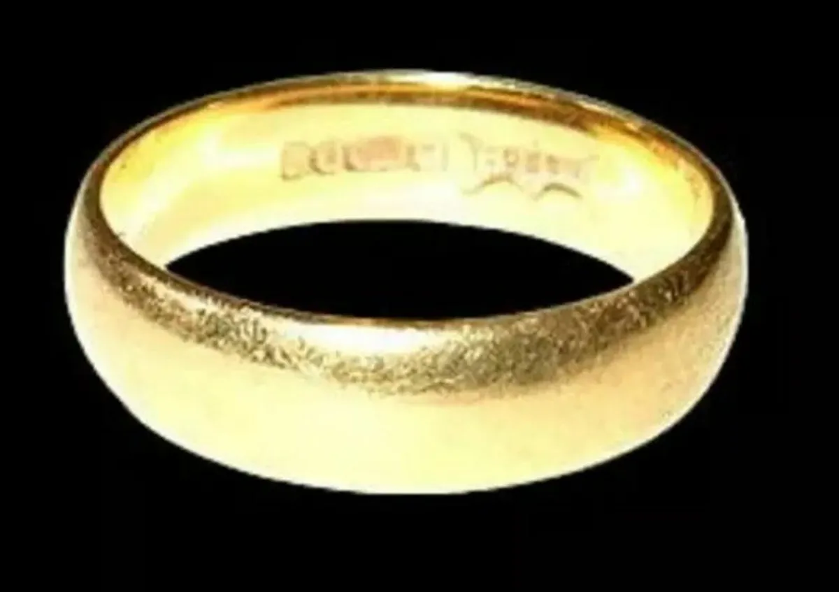 Vintage Hallmarked 18ct Traditional Wedding Band - Image 2
