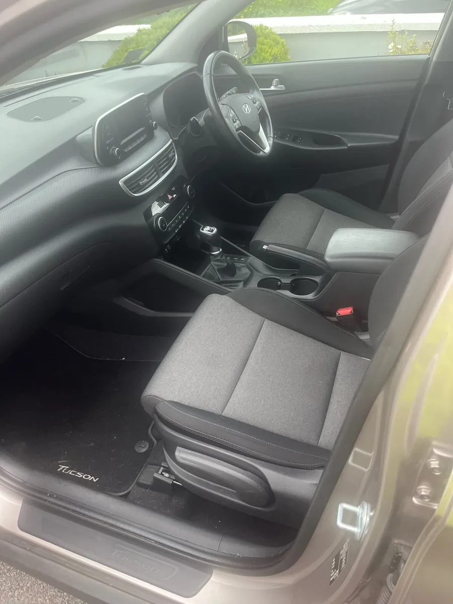 2019 Hyundai Tucson - Image 2