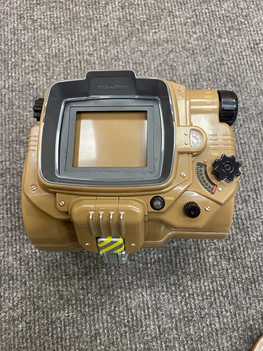 Fallout Boy Pip Boy Toy - Image 3