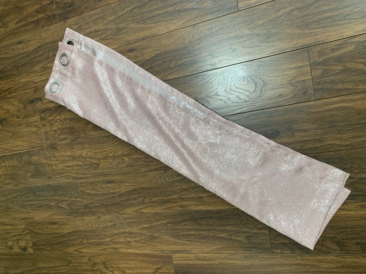 Curtains - Image 1